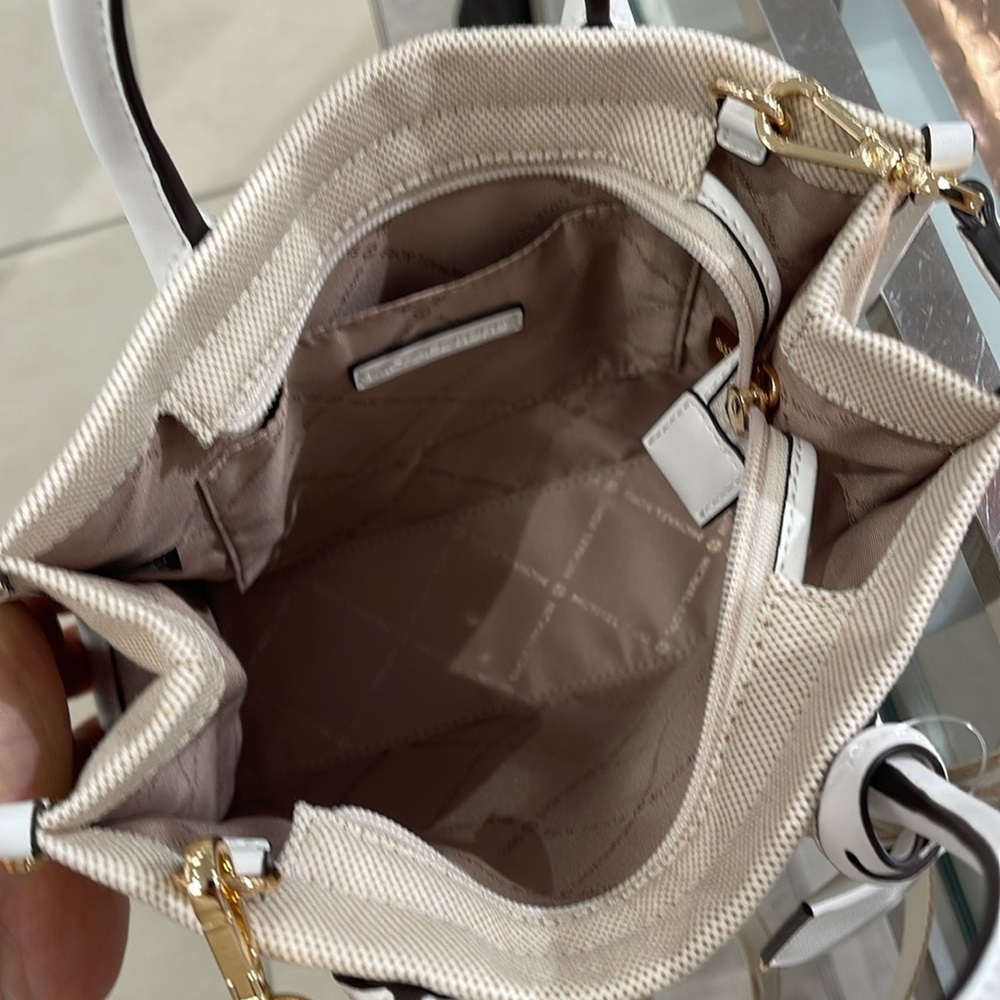 Michael Kors Mirella Small Shopper Top Zip Logo Crossbody XBODY
Optic White
NW - Picture 9 of 16